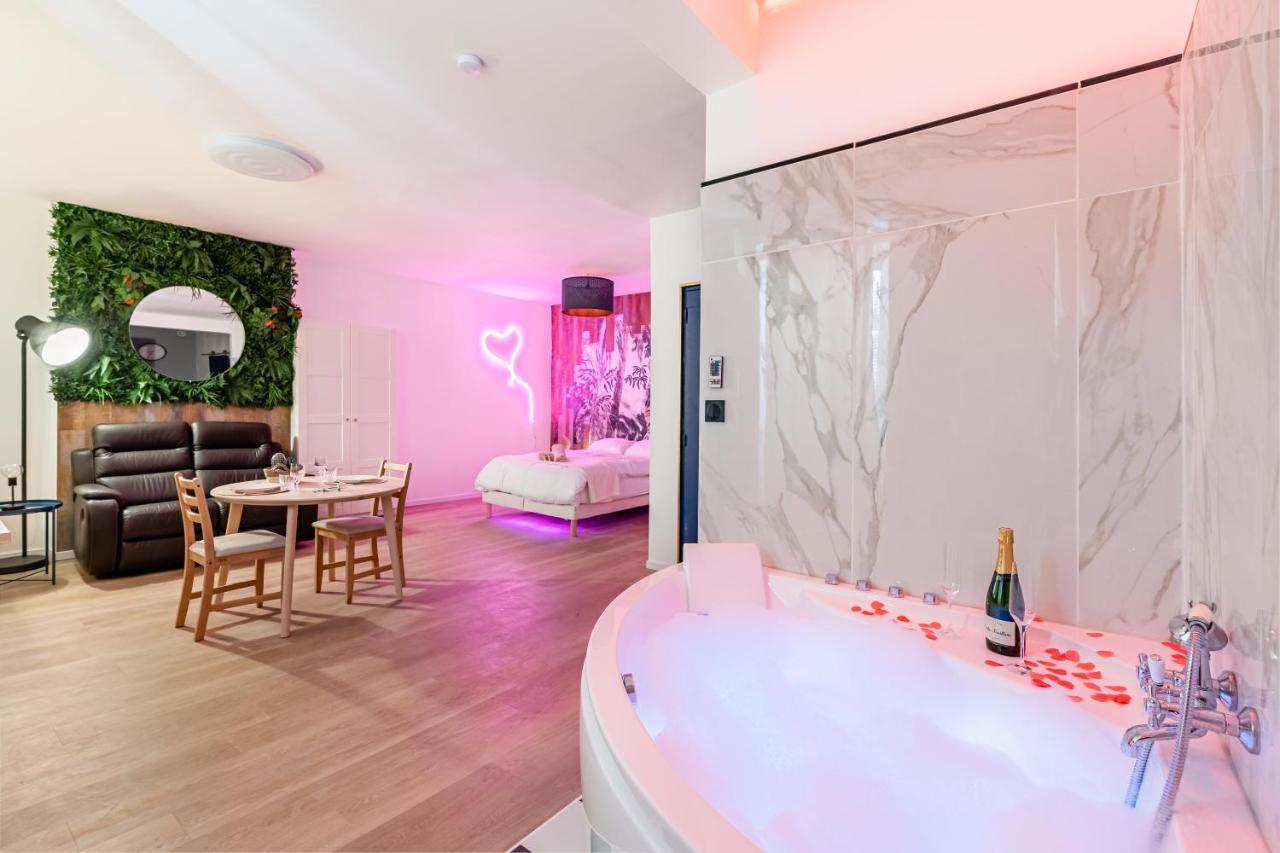 Aurora Lov'Room Proche De Saint Charles Marseille Eksteriør billede