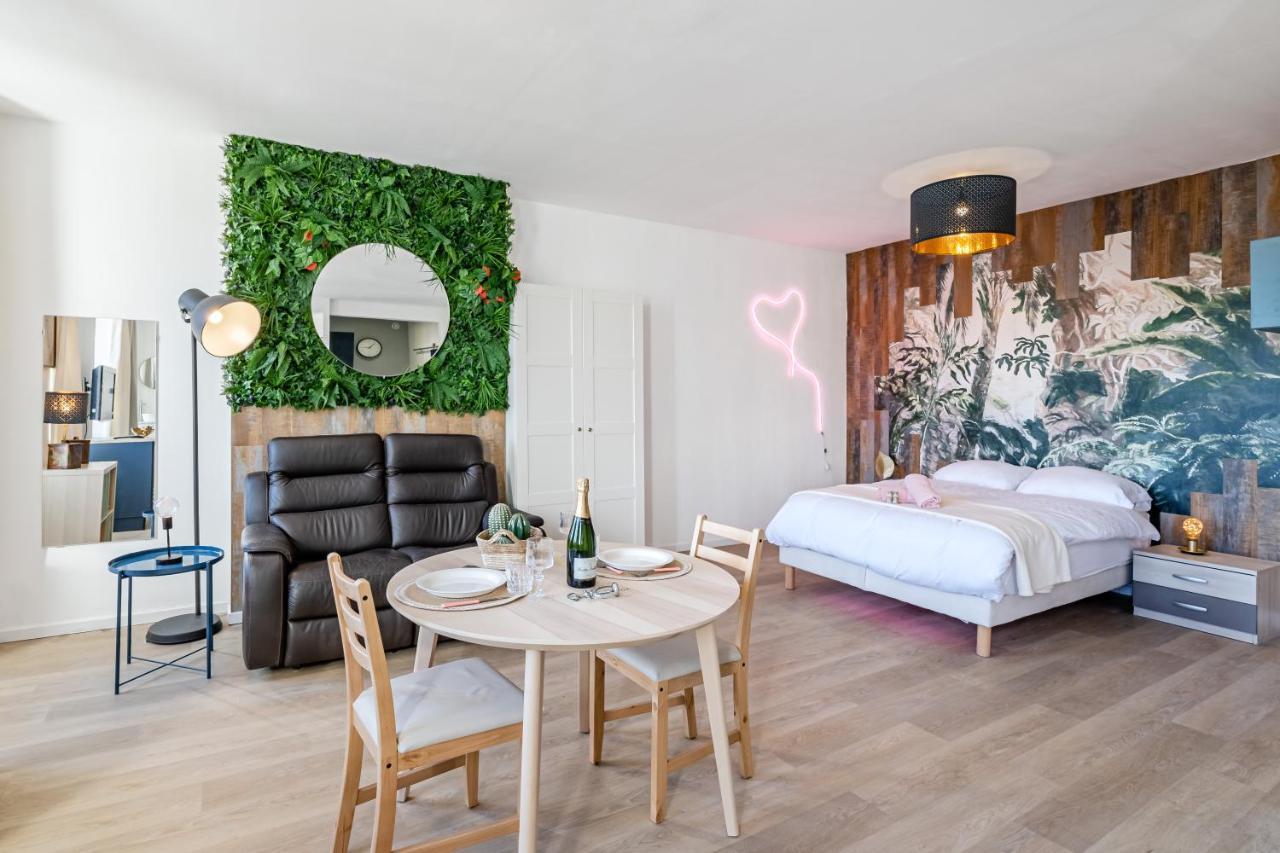 Aurora Lov'Room Proche De Saint Charles Marseille Eksteriør billede