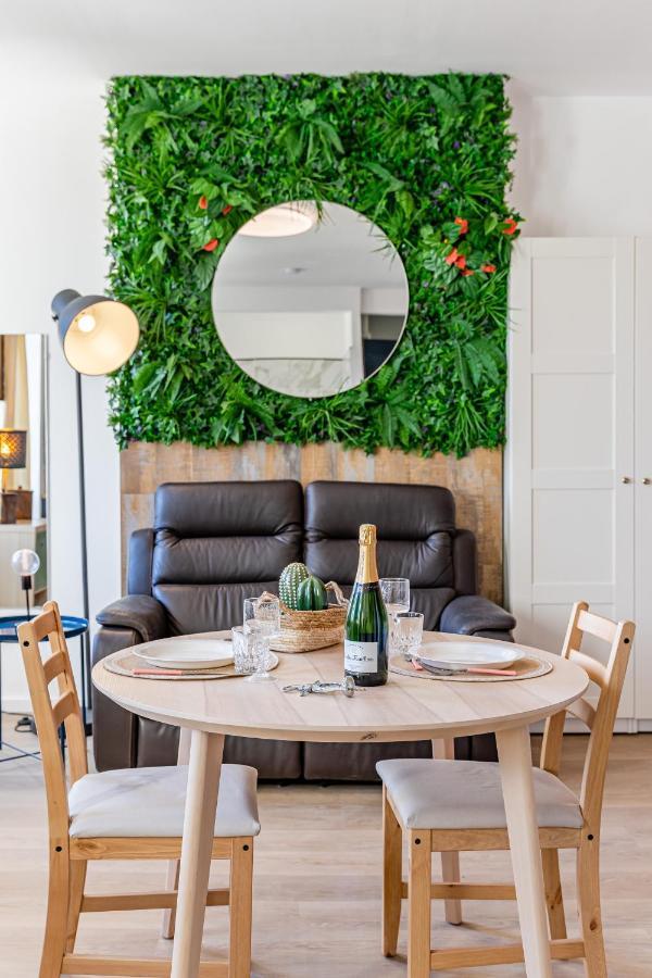 Aurora Lov'Room Proche De Saint Charles Marseille Eksteriør billede